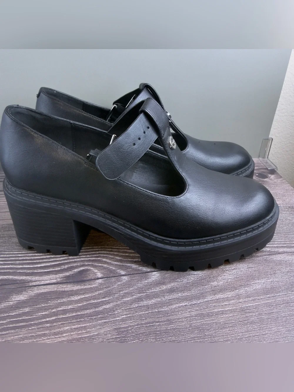 GBG Los Angeles Black Platform Mary Jane Heels Womens 7.5